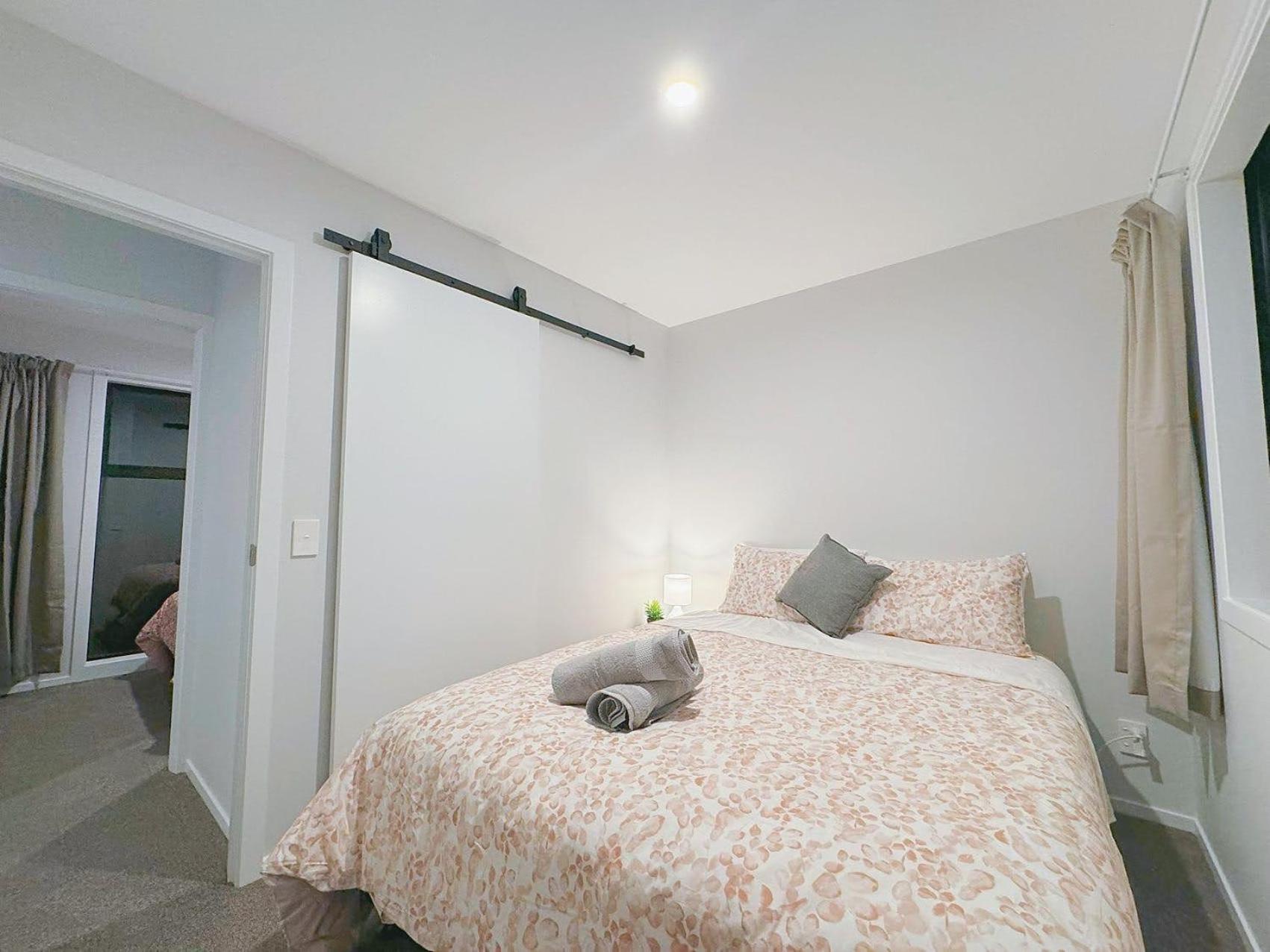 Modern & Stylish 3 Bedroom At Lowerhutt 下哈特 外观 照片