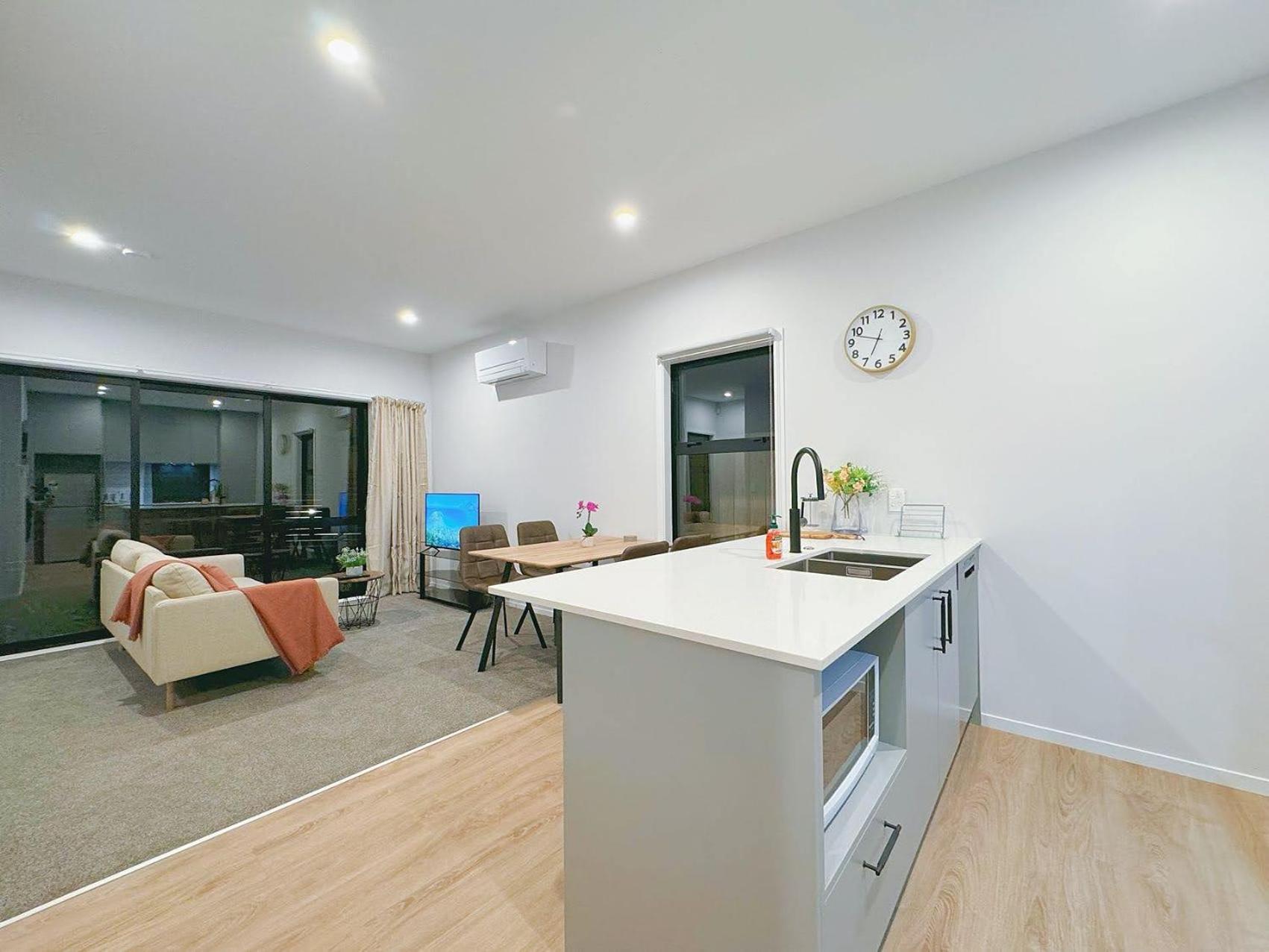Modern & Stylish 3 Bedroom At Lowerhutt 下哈特 外观 照片